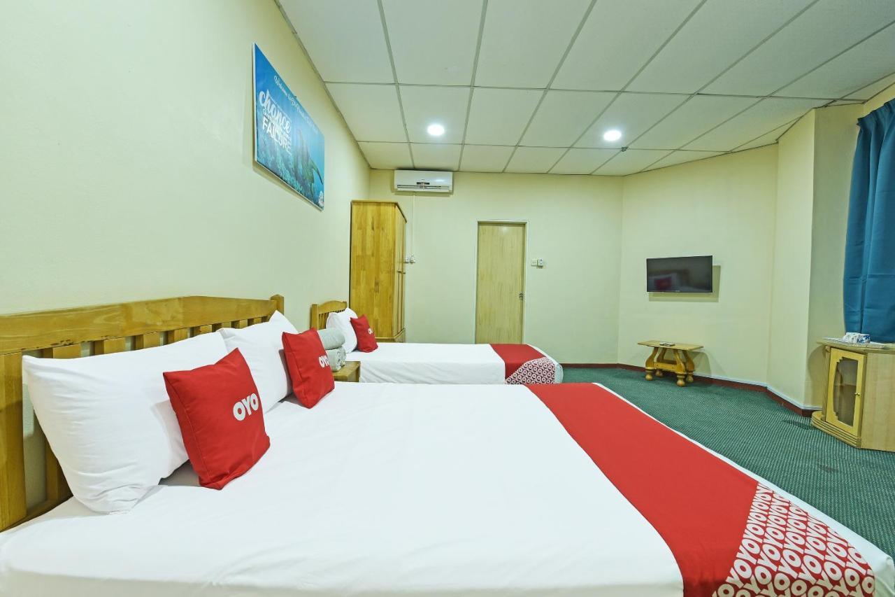 Oyo 90672 De Paradise Turtle Hotel Kerteh Buitenkant foto