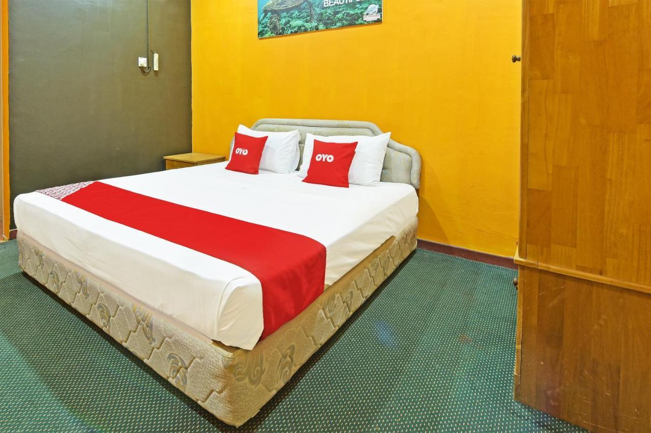 Oyo 90672 De Paradise Turtle Hotel Kerteh Buitenkant foto